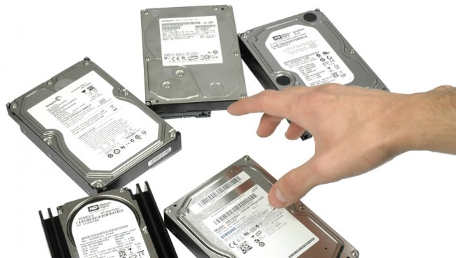 Жесткий диск инфографика. HDD как выбрать. Как выбрать жесткий диск. Жёсткий диск наружный как выбрать.